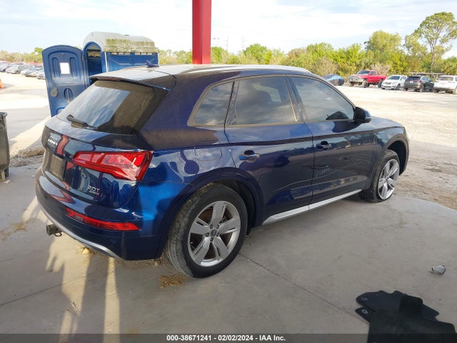 WA1ANAFY1J2001487 Audi Q5 2.0t Premium/2.0t Tech Premium