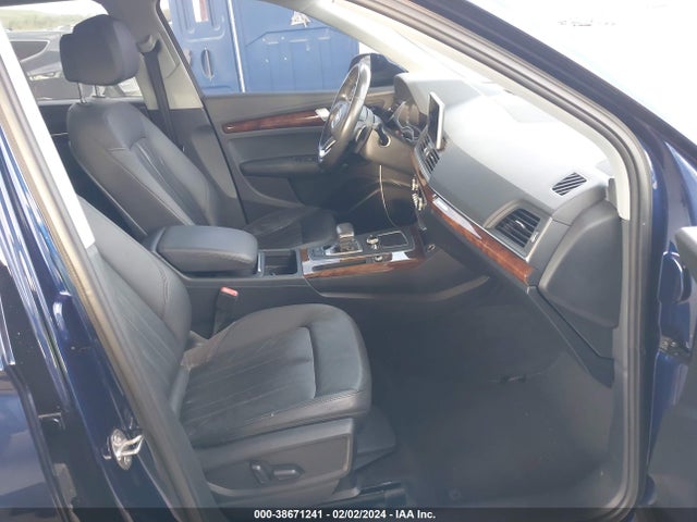 WA1ANAFY1J2001487 Audi Q5 2.0t Premium/2.0t Tech Premium