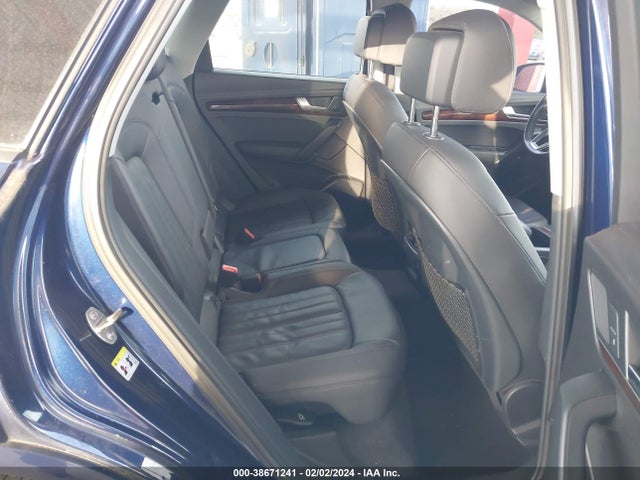 WA1ANAFY1J2001487 Audi Q5 2.0t Premium/2.0t Tech Premium
