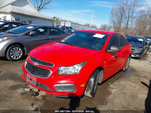 Chevrolet Cruze Ls Auto 2015 1G1PA5SG8F7263073 Image 2