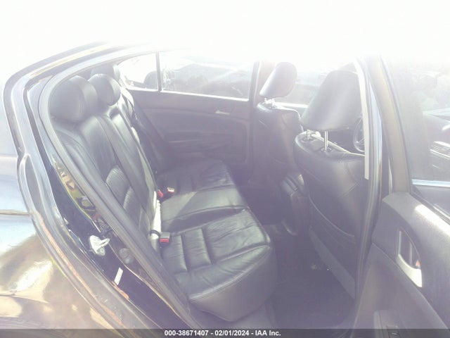 2011 HONDA ACCORD 2.4 SE VIN: 1HGCP2F65BA031081