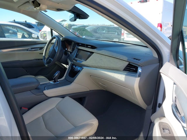 1GYKNCRS2HZ128368 Cadillac Xt5 Premium Luxury