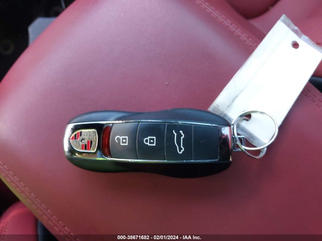 2019 PORSCHE MACAN WP1AB2A50KLB31708 Photo 10