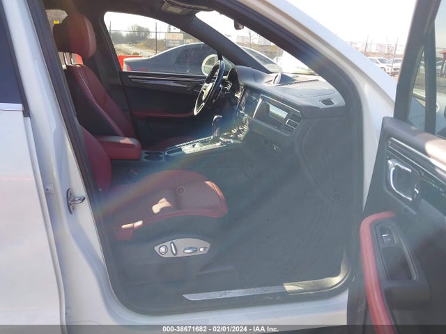 2019 PORSCHE MACAN WP1AB2A50KLB31708 Photo 4