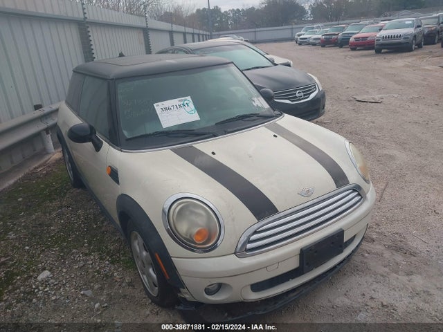 2010 MINI COOPER WMWMF3C56ATZ24965 Photo 0