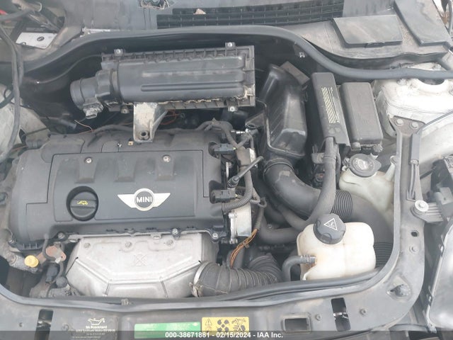 2010 MINI COOPER WMWMF3C56ATZ24965 Photo 9