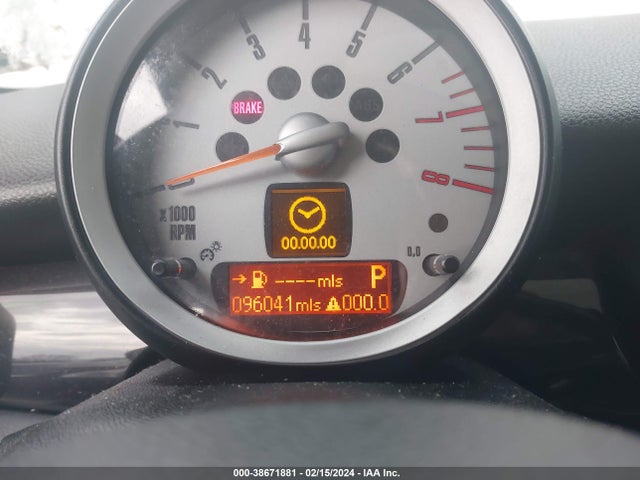 2010 MINI COOPER WMWMF3C56ATZ24965 Photo 6