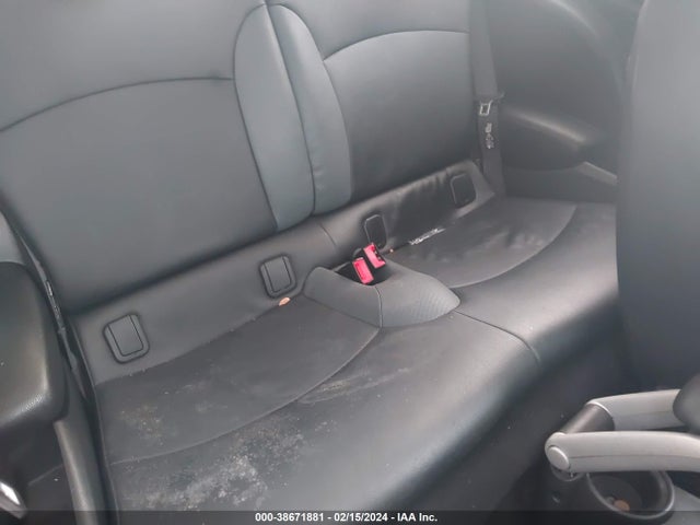 2010 MINI COOPER WMWMF3C56ATZ24965 Photo 7