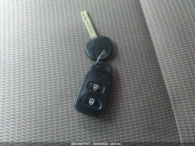 KM8JUCAG5FU099949 Hyundai TUCSON SE