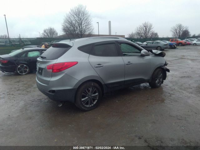 KM8JUCAG5FU099949 Hyundai TUCSON SE