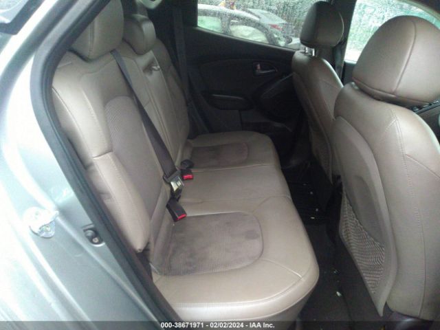 KM8JUCAG5FU099949 Hyundai TUCSON SE