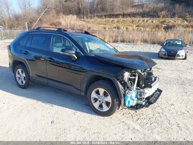 Toyota Rav4 Xle 2021 JTMP1RFV7MD077692 main image