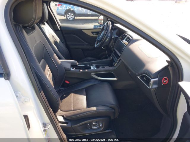 2019 JAGUAR F-PACE SADCL2FXXKA360947 Photo 4