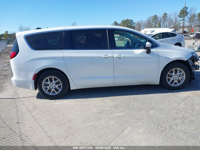 2C4RC1CG1NR211475 Chrysler Voyager Lx