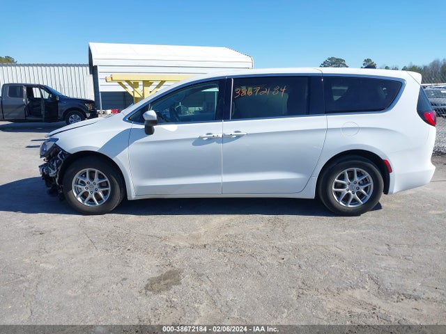 2C4RC1CG1NR211475 Chrysler Voyager Lx