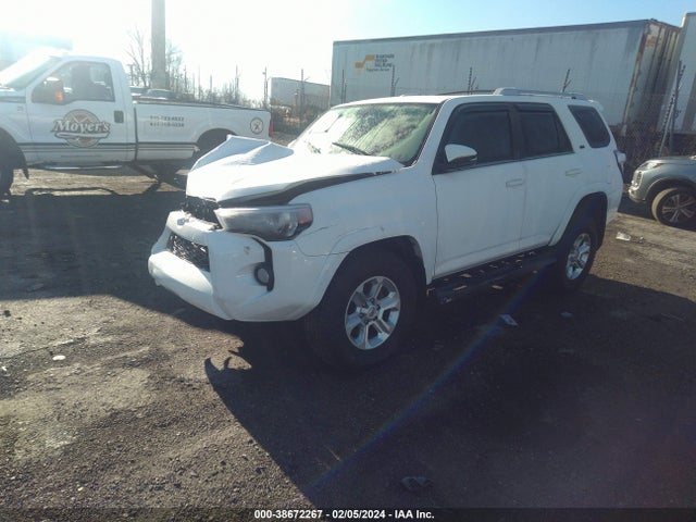 Toyota 4runner Sr5 Premium 2018 JTEBU5JR7J5574697 Image 2