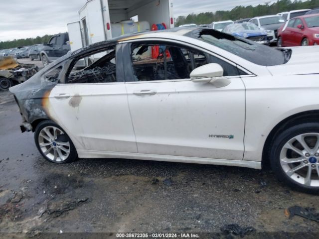 3FA6P0MU6KR256137 Ford Fusion Hybrid Sel