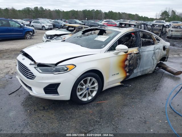 3FA6P0MU6KR256137 Ford Fusion Hybrid Sel