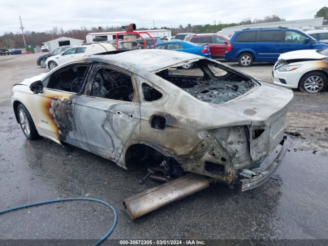 3FA6P0MU6KR256137 Ford Fusion Hybrid Sel