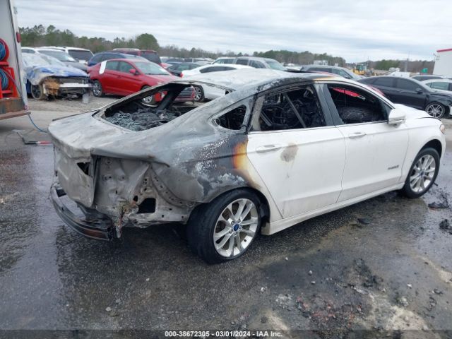 3FA6P0MU6KR256137 Ford Fusion Hybrid Sel