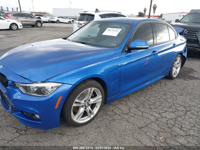 BMW 330e Iperformance 2018 WBA8E1C58JA762776 Image 2