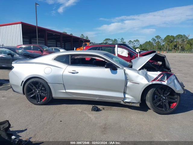 Chevrolet Camaro 2lt 2018 1G1FC1RS0J0112237 Image 13