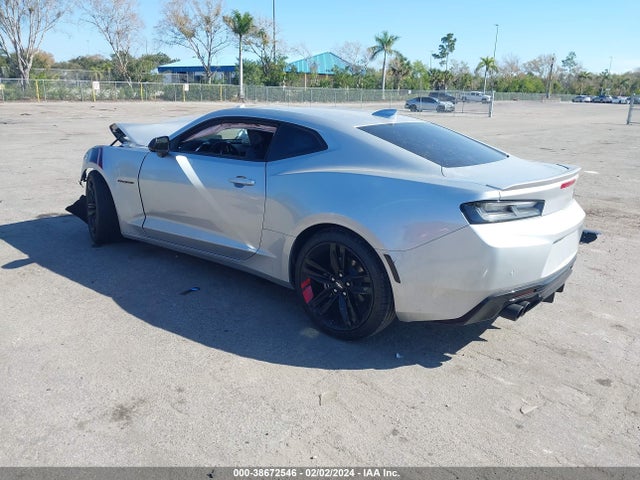 Chevrolet Camaro 2lt 2018 1G1FC1RS0J0112237 Image 3