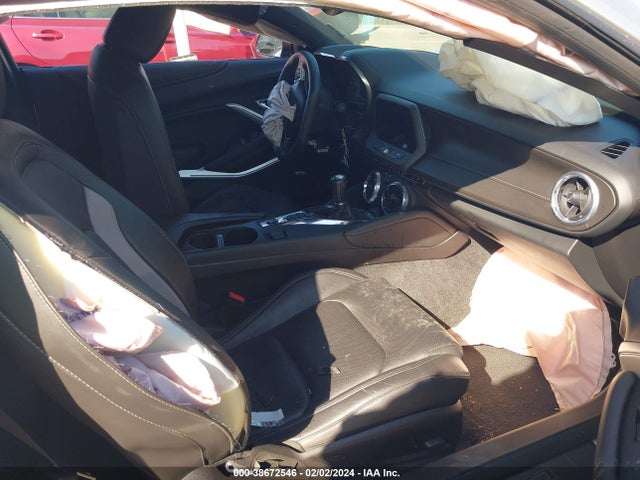 Chevrolet Camaro 2lt 2018 1G1FC1RS0J0112237 Image 5