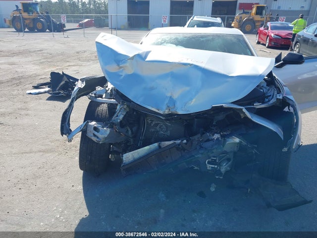 Chevrolet Camaro 2lt 2018 1G1FC1RS0J0112237 Image 6