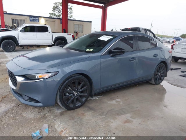 Mazda Mazda3 Carbon Edition 2022 3MZBPACL9NM300511 Image 2