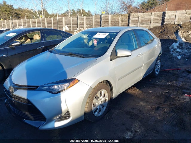 Toyota COROLLA LE 2017 2T1BURHE5HC821520 Image 2