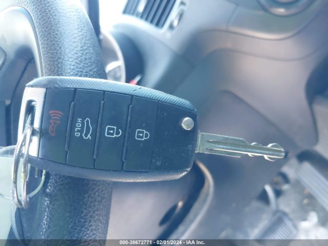 3KPFK4A74HE040530 KIA FORTE LX