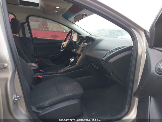 Ford FOCUS SE 2015 1FADP3K29FL386752 Image 5