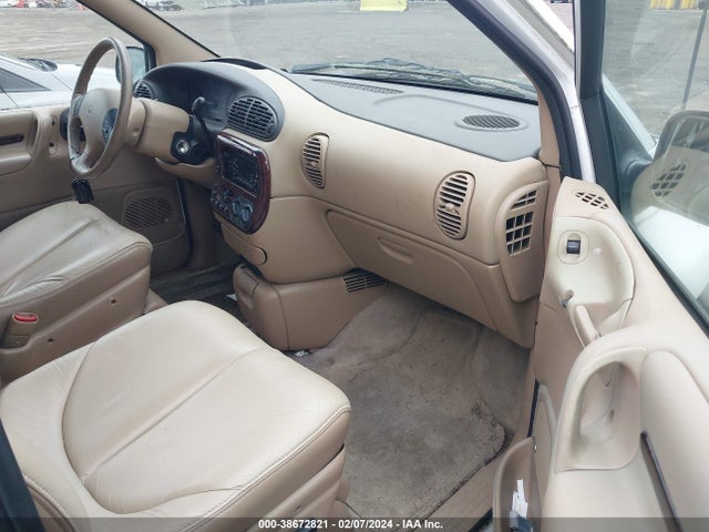 1996 CHRYSLER TOWN & COUNTRY LXI VIN: 1C4GP64L3TB112365