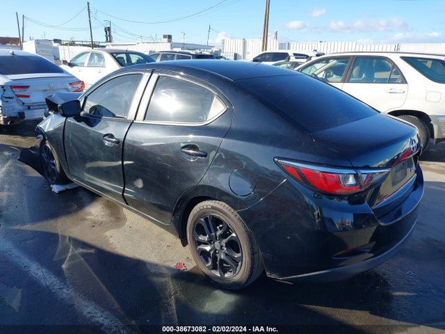 3MYDLBZVXGY106878 Scion IA