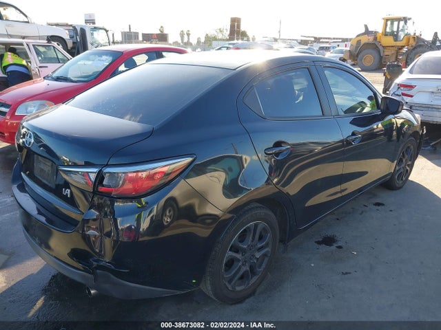 3MYDLBZVXGY106878 Scion IA