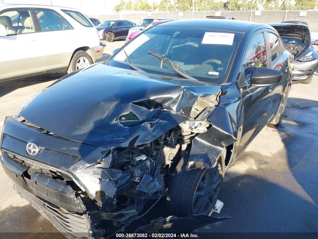 3MYDLBZVXGY106878 Scion IA