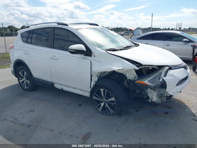 Toyota Rav4 Xle 2018 2T3WFREV7JW522316 Image 1