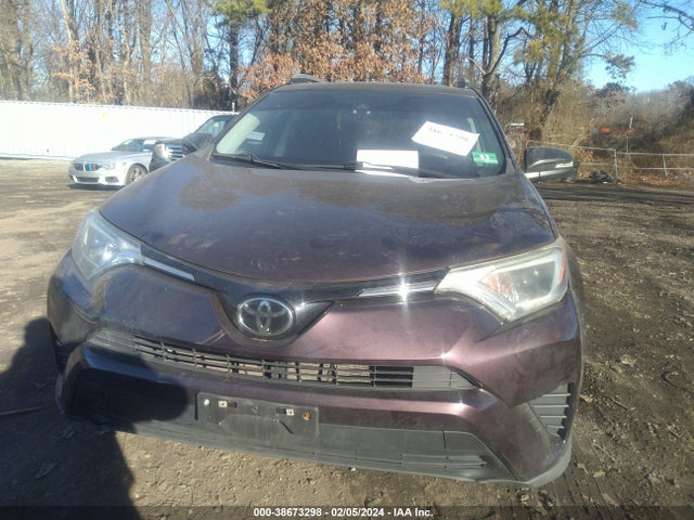 Toyota RAV4 LE 2018 2T3BFREV8JW811428 Image 12