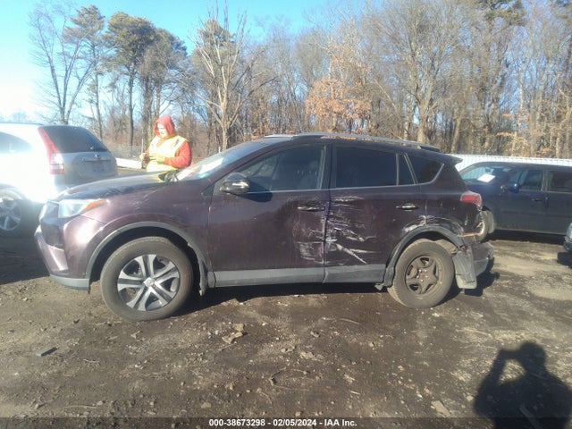 Toyota RAV4 LE 2018 2T3BFREV8JW811428 Image 14