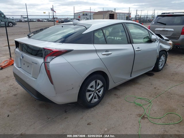 Toyota Prius Two 2017 JTDKBRFU0H3565974 Image 4