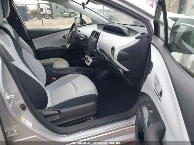 Toyota Prius Two 2017 JTDKBRFU0H3565974 Image 5