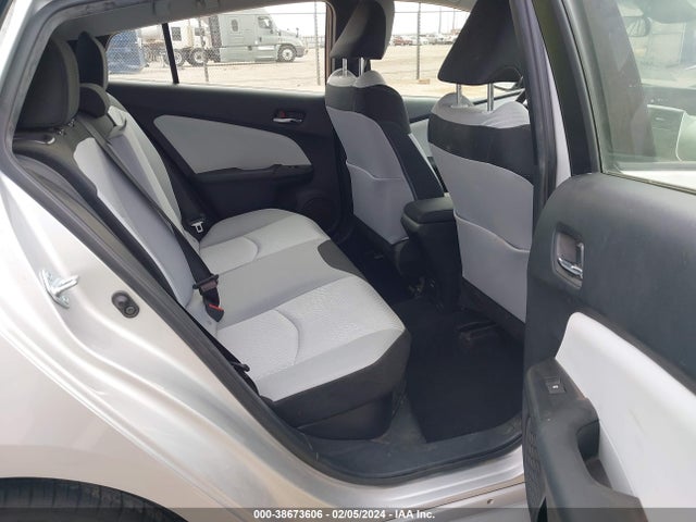 Toyota Prius Two 2017 JTDKBRFU0H3565974 Image 8