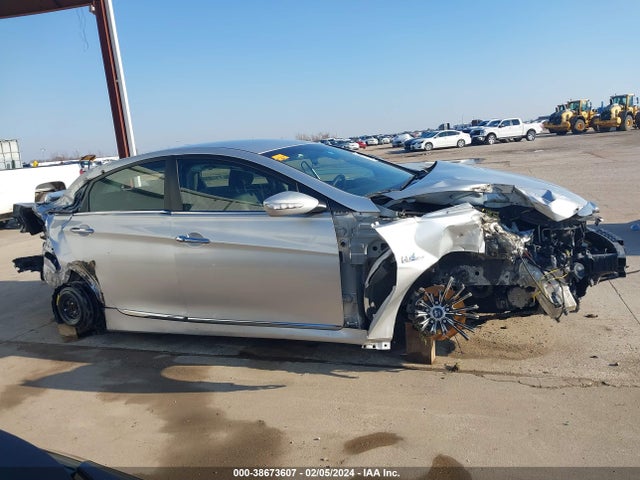 2013 HYUNDAI SONATA HYBRID VIN: KMHEC4A49DA076690