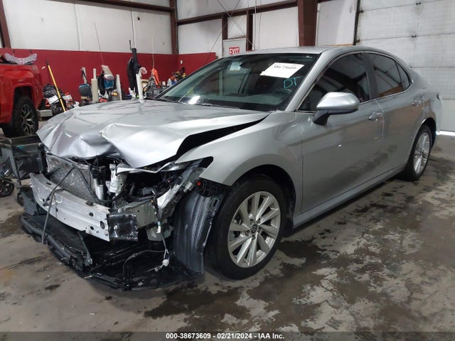 Toyota CAMRY LE 2023 4T1C11AK3PU107218 Image 2