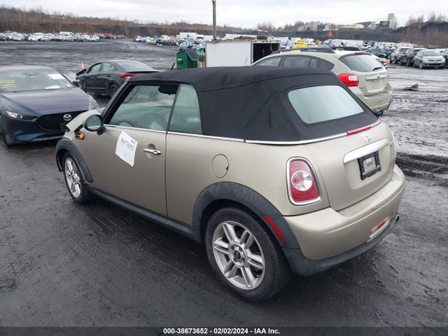 2011 MINI COOPER WMWZN3C54BT132677 Photo 2