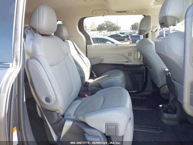Toyota Sienna Limited 2021 5TDZRKEC2MS042801 Image 8