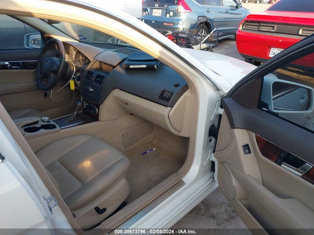 Продаж на аукціоні авто 2010 Mercedes-benz C 300 Luxury/sport, vin: WDDGF5EB5AR108511, номер лоту: 38673796