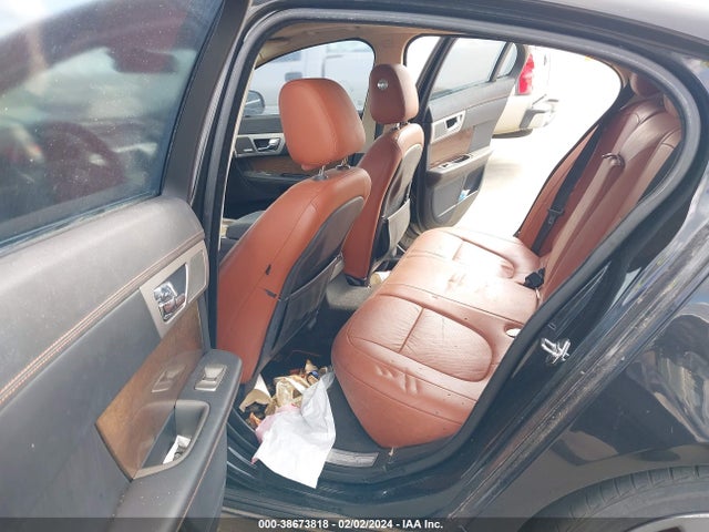 2011 JAGUAR XF SAJWA0HE2BMR83803 Photo 7