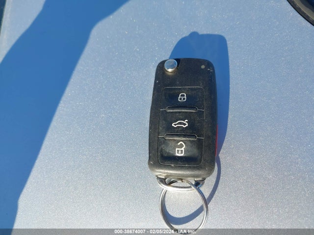 2015 VOLKSWAGEN JETTA 1.8T SE VIN: 3VWD07AJ4FM323925
